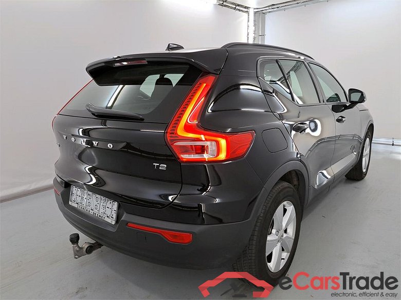 VOLVO XC40 1.5 T2 Momentum Core Auto Sensus Navigation Park Assist #2