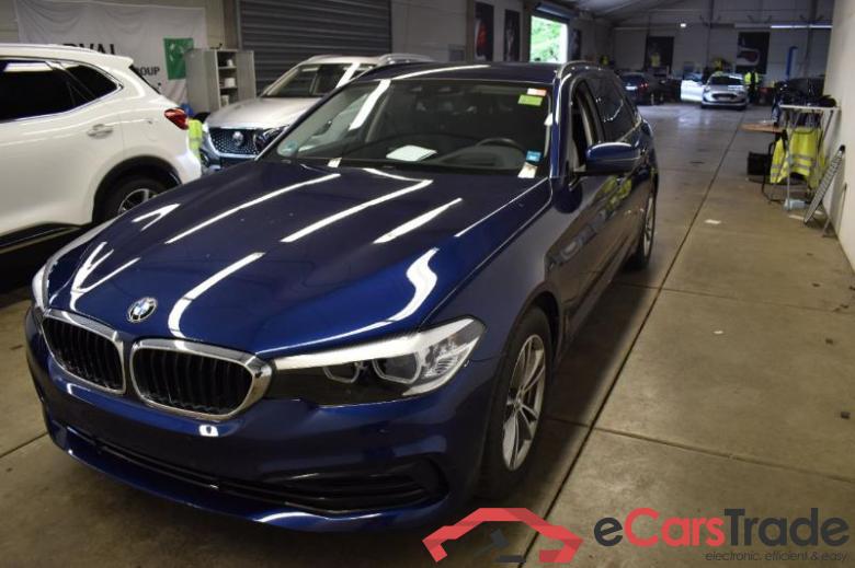BMW 5-Serie Touring ´16 Baureihe 5 Touring 530 i xDrive Sport Line 2.0 185KW AT8 E6dT #1