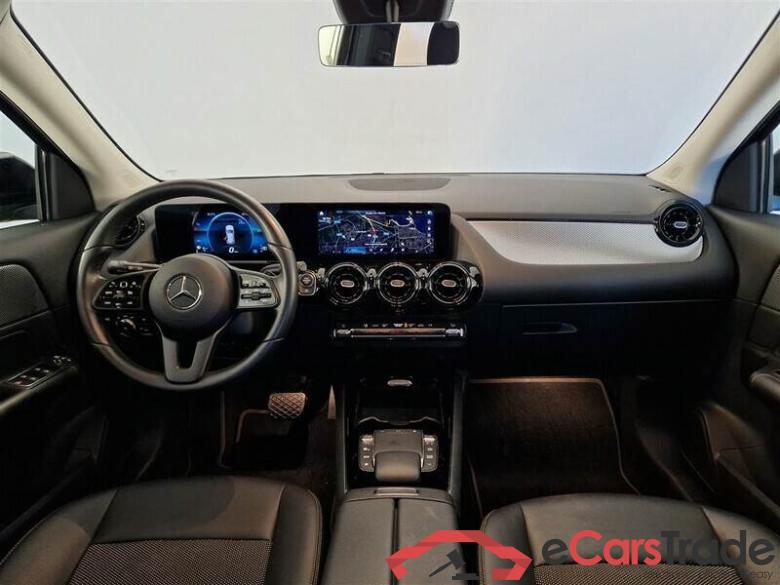 Mercedes 33 MERCEDES-BENZ GLA / 2020 / 5P / CROSSOVER GLA 180 D AUTOMATIC BUSINESS EXTRA #3