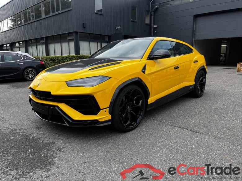 LAMBORGHINI Urus Performate