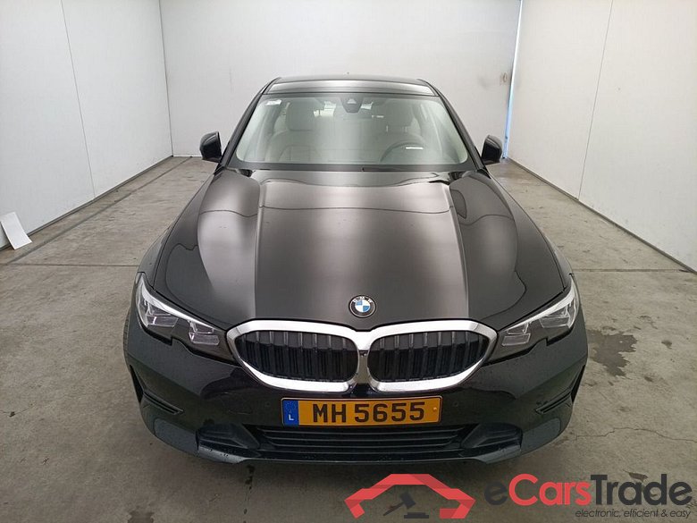 BMW 3 - 2019 330eXAS 184 PHEV 4d #1