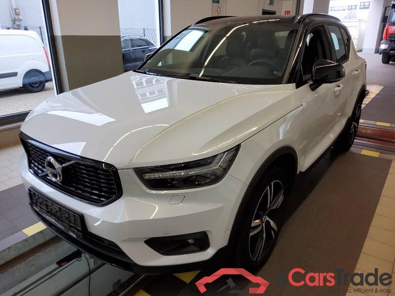 VOLVO XC 40 (2017->) DE - SUV5 B4 2WD EU6d, R-Design (EURO 6d), 2020 - 2022