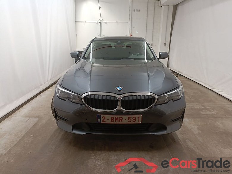 BMW 3 Reeks Berline 318dA (100 kW) 4d #1