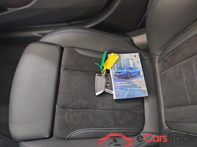 BMW 3 Serie Sedan '18 BMW 3 Serie Sedan 320iA Business Edition M Sport Plus 50 Jahre 4d #4