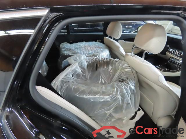 Mercedes E-Class Wagon ´16 E -Klasse T-Modell E 300 de 4Matic (213.211)Avantgarde 2.0 225KW AT9 E6d