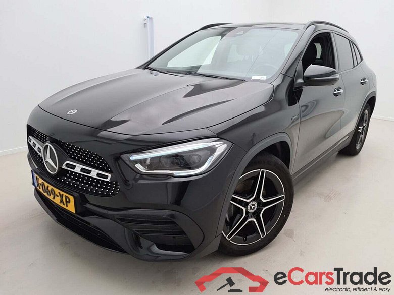 MERCEDES-BENZ GLA-klasse 250e Bns Sol AMG Ltd DCT #1