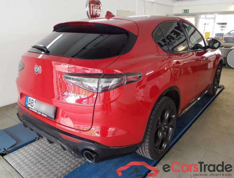 Alfa_romeo Competizione Q4 Stelvio 2.0 Turbo AT8 #3