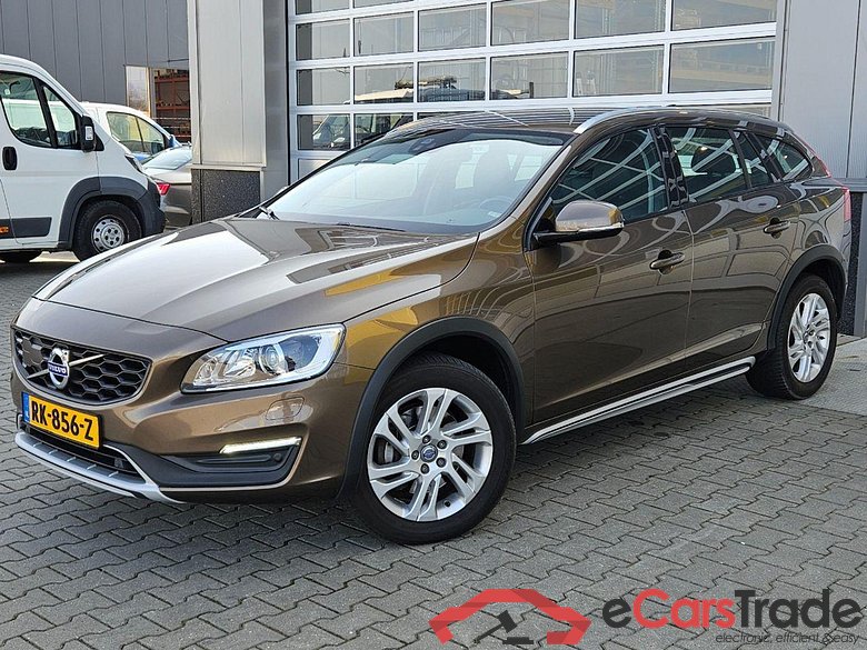 VOLVO V60 CROSS COUNTRY 2.0 D3 Polar+