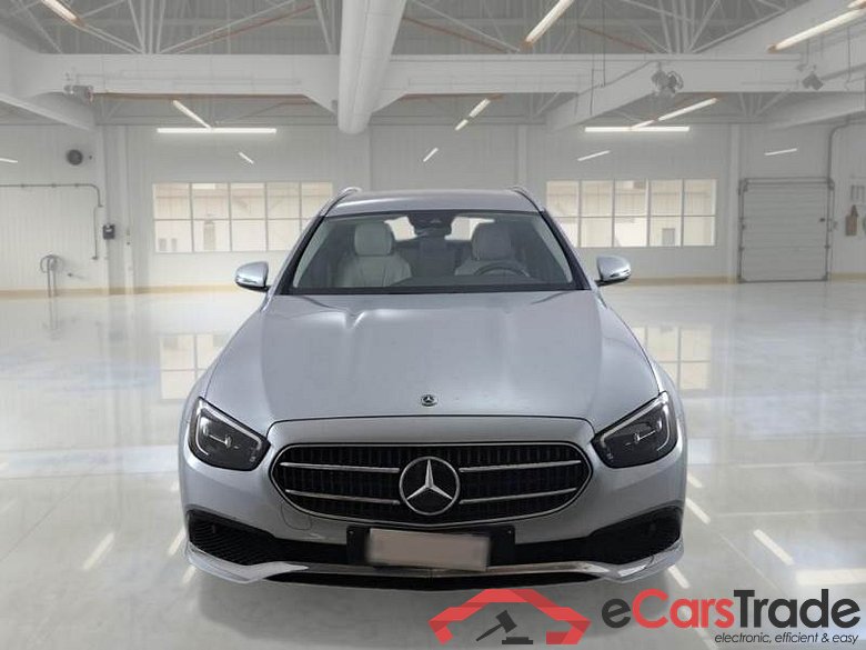 Mercedes 83 MERCEDES-BENZ CLASSE E / 2016 / 5P / STATION WAGON E300 DE AUTO EQ-POWER SPORT #6