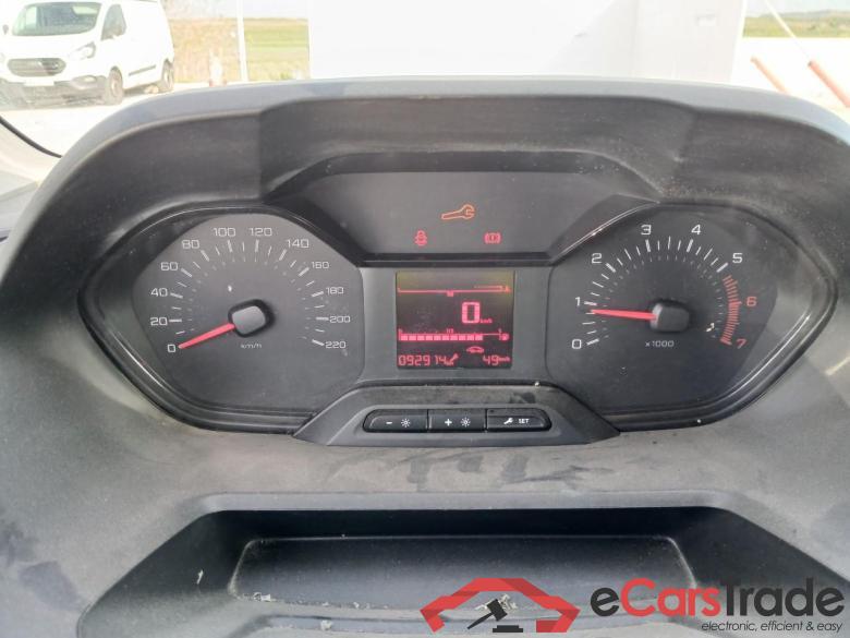 Peugeot Pro Standard 600kg BlueHDi 73kW (CX) PEUGEOT Partner / 2018 / 3P / furgón derivado de turismo Pro Standard 600kg BlueHDi 73kW (CX) #4