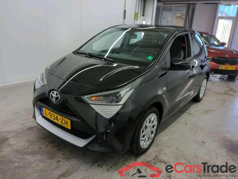 TOYOTA Aygo 1.0 VVT-i x-play