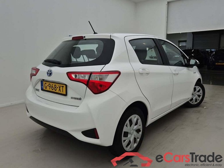 TOYOTA Yaris 1.5 Hybrid Active CVT #2