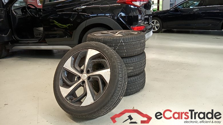 Hyundai Premium 4WD Tucson #3