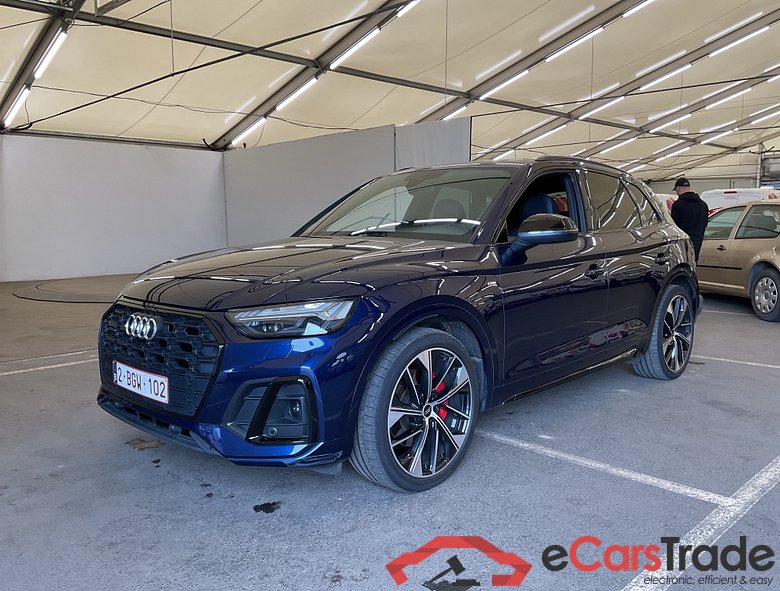 AUDI Q5 55 TFSIe Q PHEV Competition S tronic (270 kW)