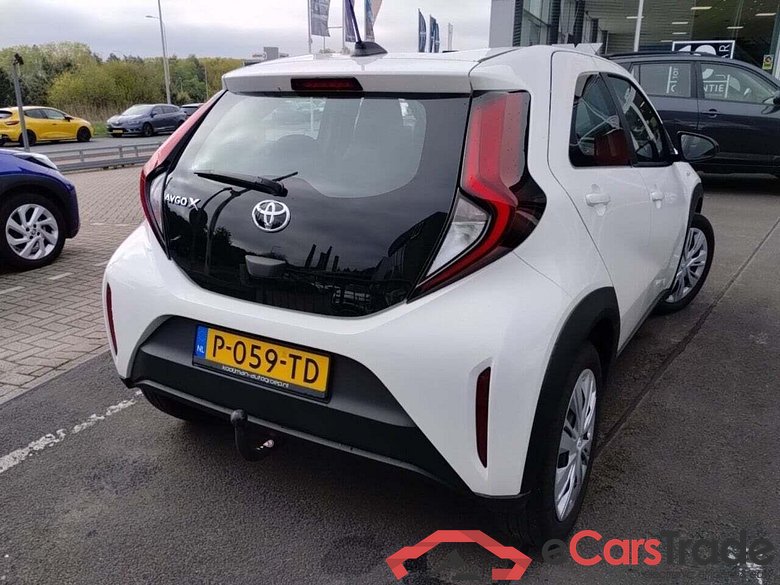 TOYOTA Aygo X 1.0 VVT-i MT Play #4