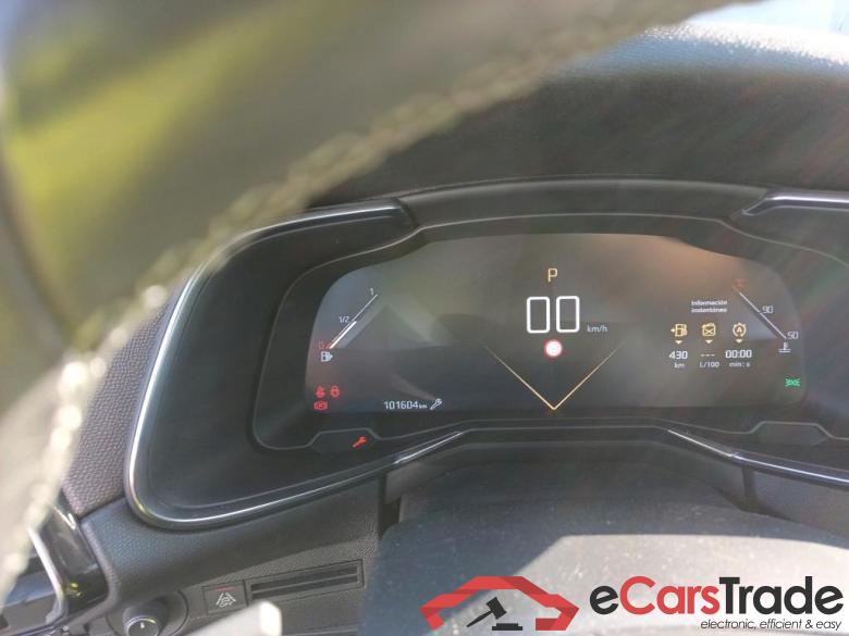 DS BlueHDi DE 96kW (130CV) Auto. BASTILLE (AC2) DS DS 7 Crossback / 2017 / 5P / todoterreno BlueHDi DE 96kW (130CV) Auto. BASTILLE (AC2) #4