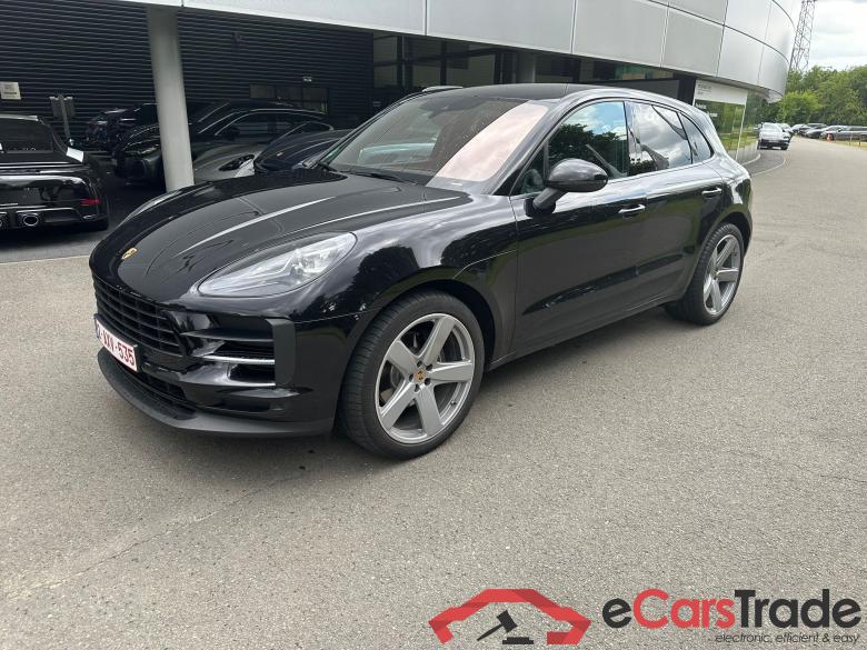 PORSCHE Macan  #1