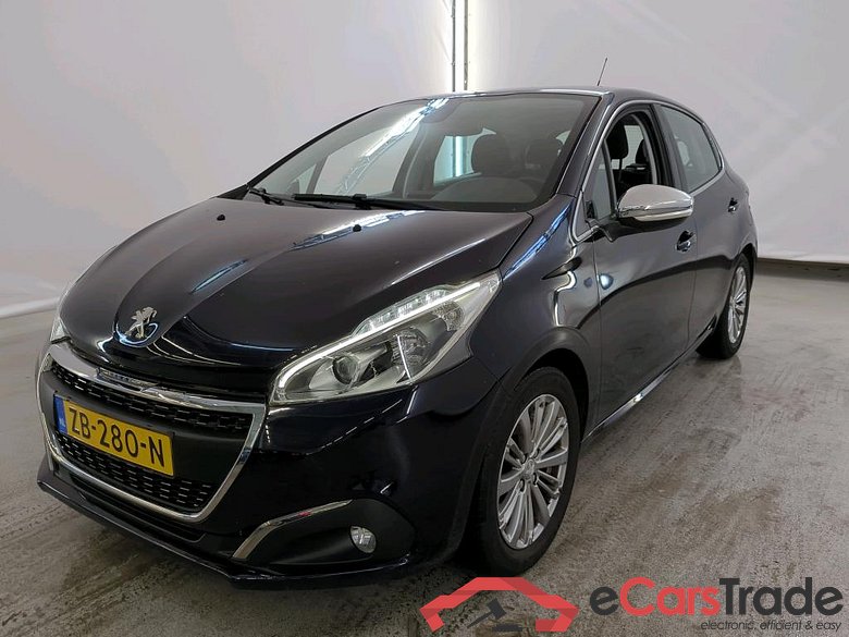 Peugeot 208 11-18 Peugeot 208 Blue Lease Allure 1.2 PureTech 82 5d #1