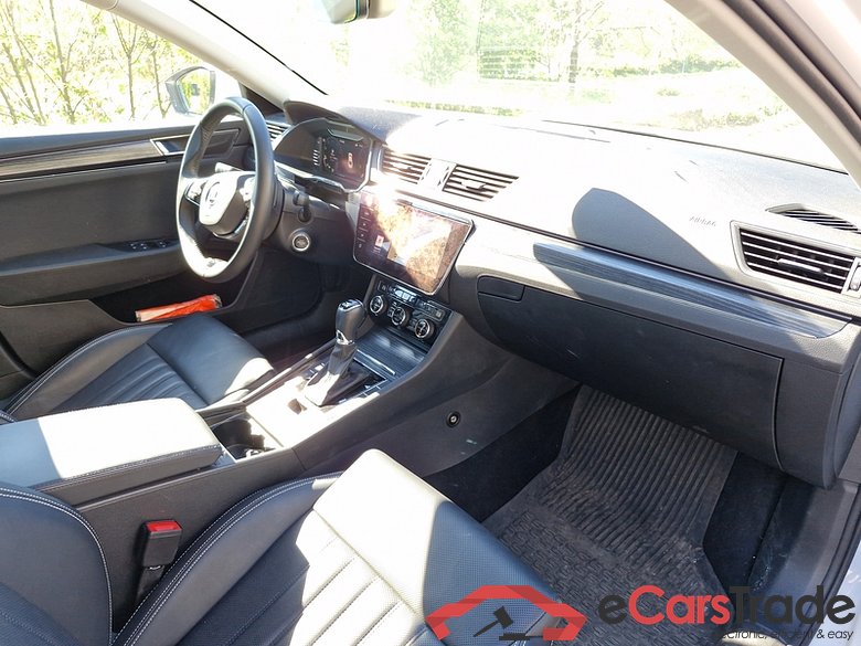 Skoda  Superb (3V3)(2015) Superb 2.0TSI 206 Style 4x4 AT #6