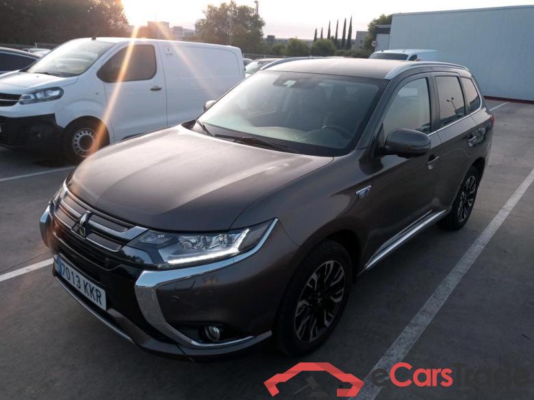 Mitsubishi 2.0 PHEV Kaiteki Auto 4WD MITSUBISHI OUTLANDER 5p 3G todoterreno 2.0 PHEV Kaiteki Auto 4WD #1
