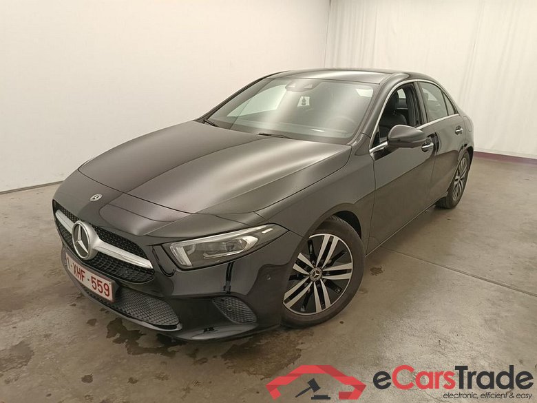 Mercedes-Benz A-Klasse Limousine A 180 d DCT Launch Edition 4d #4