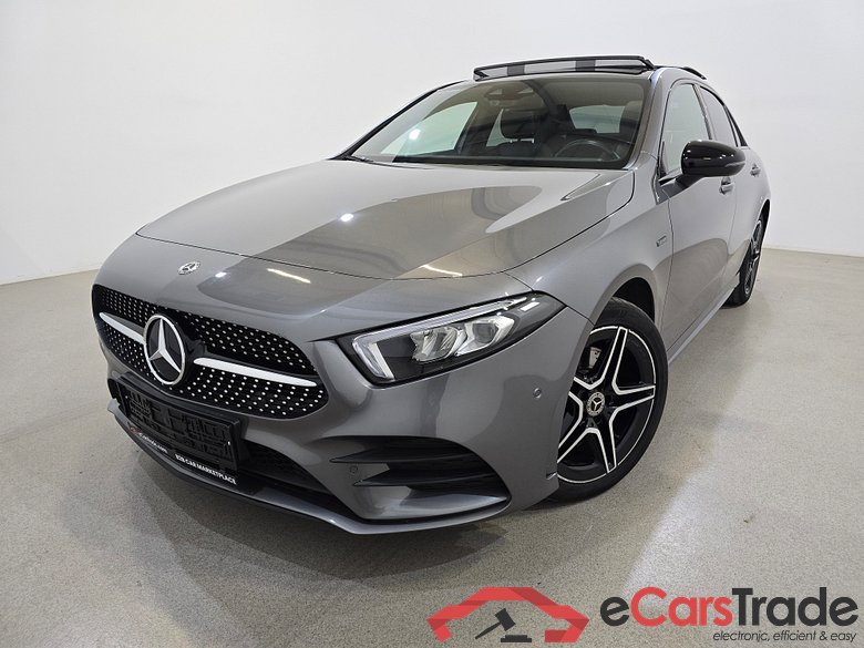 Mercedes A 250e Plug-In Hybrid Limousine AMG Night Aut. Pano LED-Xenon Widescreen Ambient Navi 1/2 Sport-Leather-Alcantara KeylessGo Camera Klima PDC ...