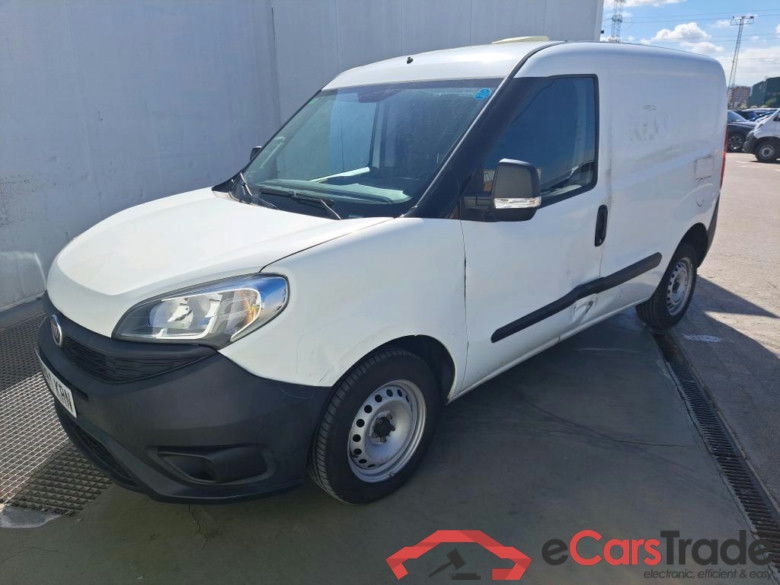 FIAT Doblò Cargo/2015/3P/furgón derivado de turismo Cargo Base 1.3 Multijet 70kW (95CV) #1