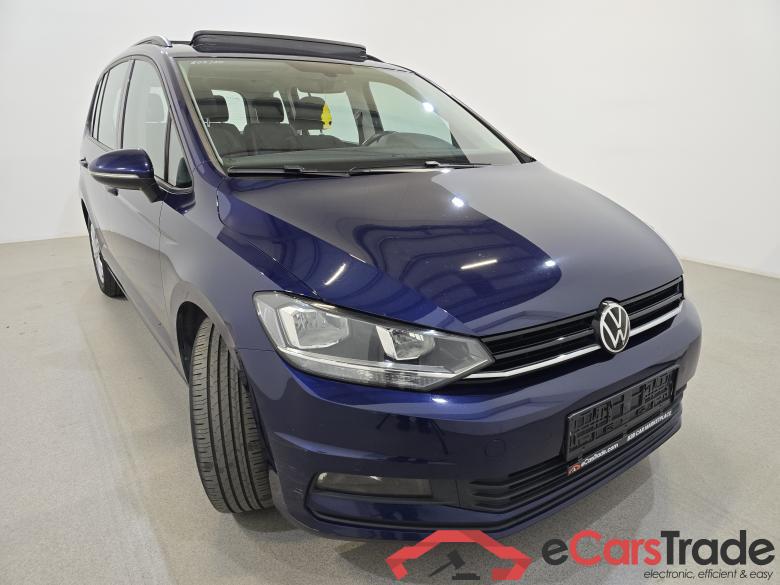Volkswagen Touran 1.5 TSI Aut. Pano Navi KeylessGo Camera Klima PDC ... #3