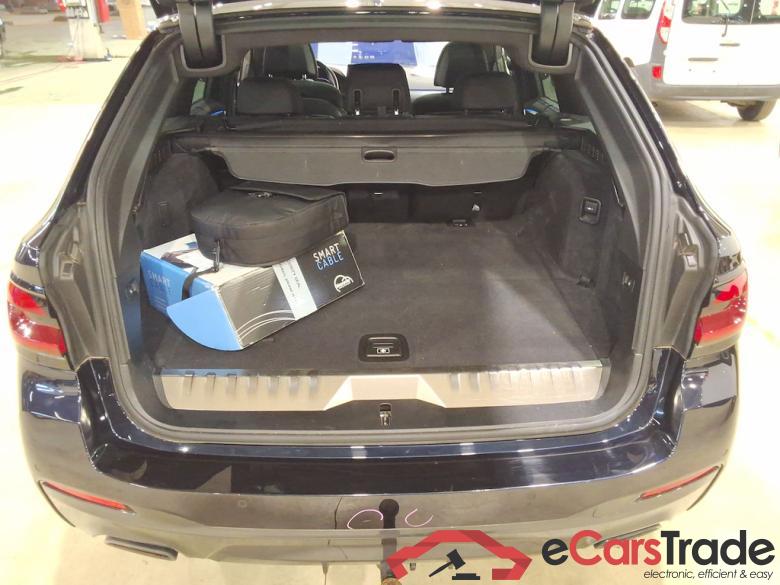 BMW 5 SERIES TOURING 2.0 520E TOURING AUTO M Sportpakket #3 BMW 5 SERIES TOURING 2.0 520E TOURING AUTO M Sportpakket #3