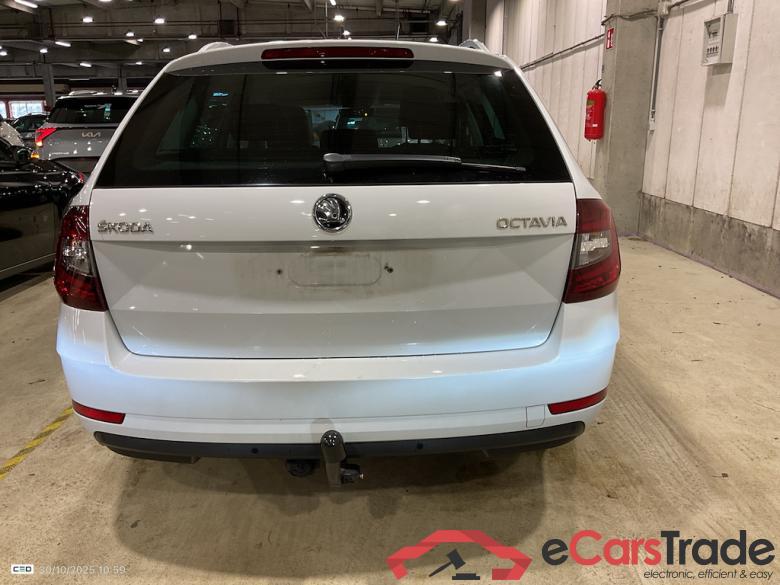 SKODA OCTAVIA COMBI DIESEL - 2017 2.0 CR TDi Style DSG #5