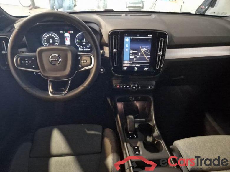 VOLVO XC40 / 2021 / 5P / SUV T5 RECHARGE PLUG-IN AUTO CORE #3