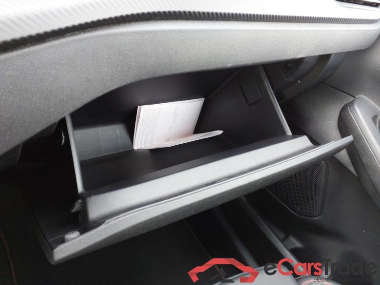 FORD Kuga 2.5 243CV Automático    ST-LINE X #6