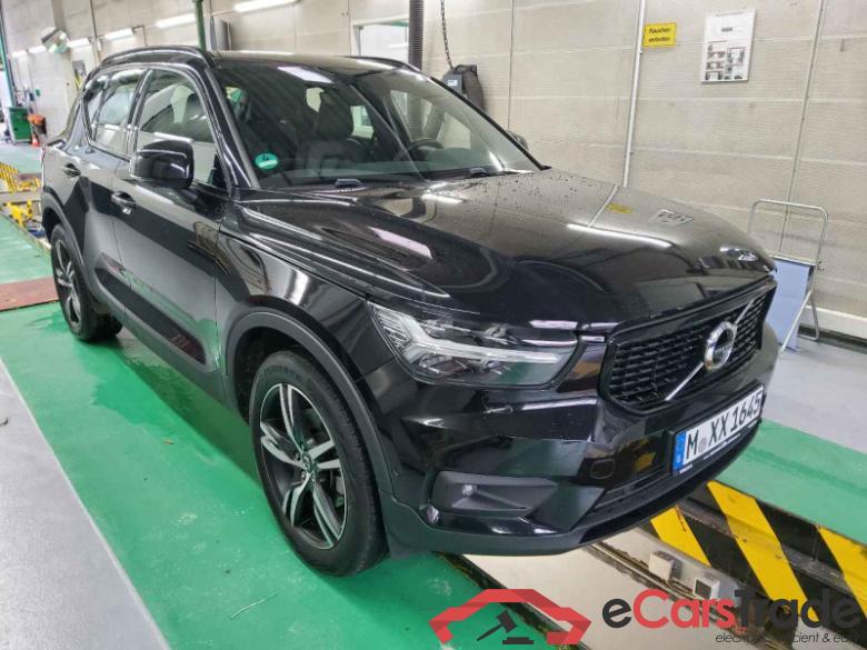 Volvo XC40 (2017->) DE - SUV5 B4 2WD EU6d, R-Design (EURO 6d), 2020 - 2022 #2