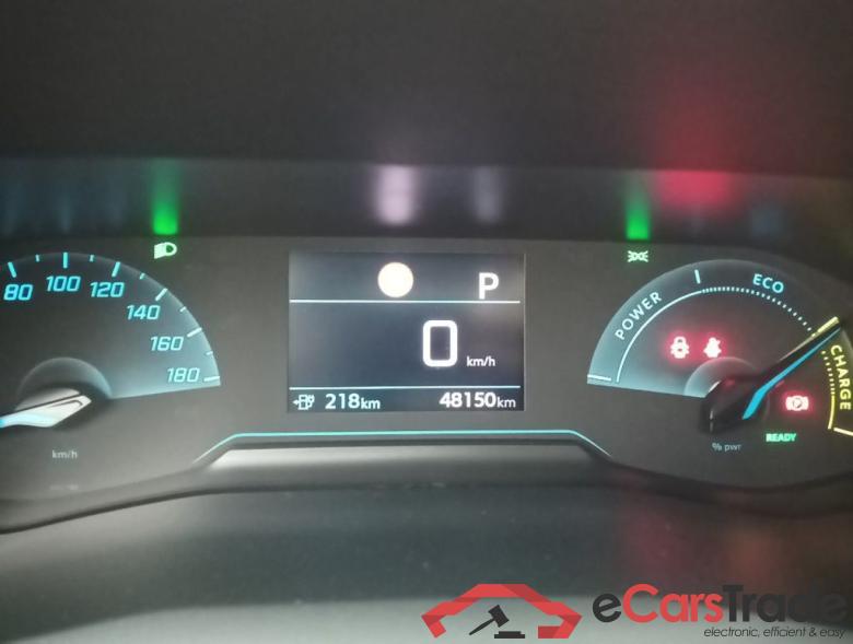 PEUGEOT E-2008 50 kWh Allure 5d #6