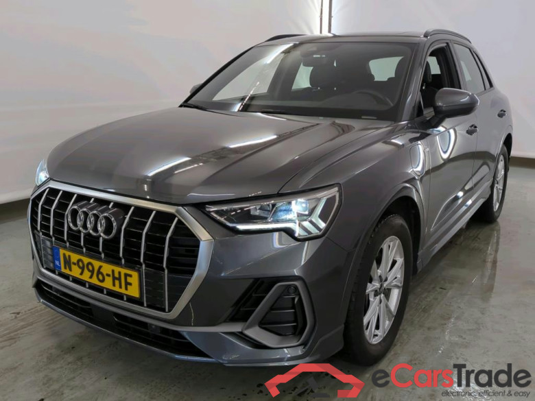 Audi Q3 45 TFSI e S tronic S edition 5d
