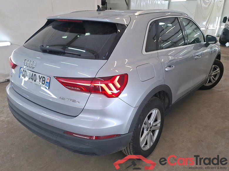 AUDI Q3 / 2018 / 5P / SUV 45 TFSI E 245 S TRONIC BUSINESS LINE #3