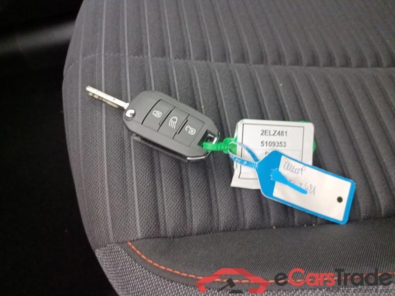 Peugeot 208 1.2 PureTech 100 EAT8 S&S Active Pack 5d #4
