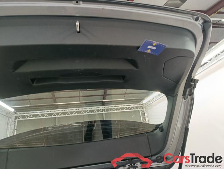 BMW 1 HATCH DIESEL - 2019 118 dA 150hp (EU6AP) 5d #5