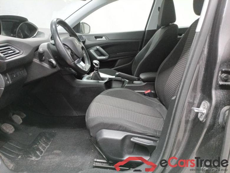 Peugeot 308 1.2 PureTech 110 S&S Active 5d #3