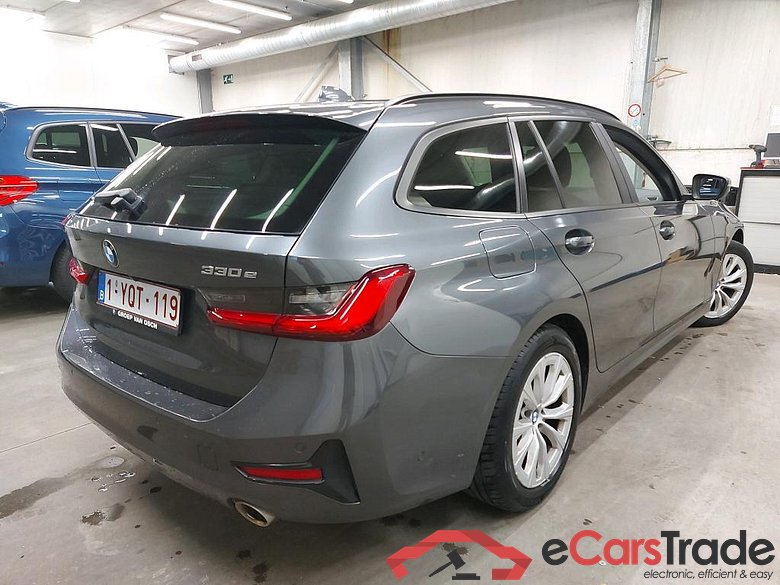 BMW 330e Plug-In Hybrid Aut. LED-Xenon LC-Pro HI-FI Navi Leather KeylessGo Camera Klima PDC ... #2