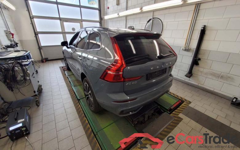 Volvo XC60 (03.2017->) DE - SUV5 B5 (Benzin) AWD EU6d, Ultimate Dark Mild-Hybrid (EURO 6d), (Facelift) #4