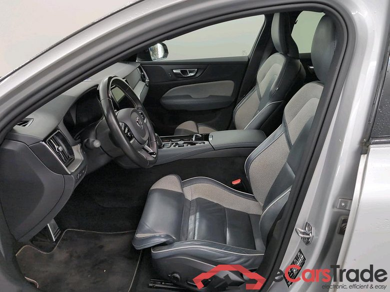 VOLVO V60 2.0 T8 RECHARGE 4WD GEARTR R-DESIGN #5
