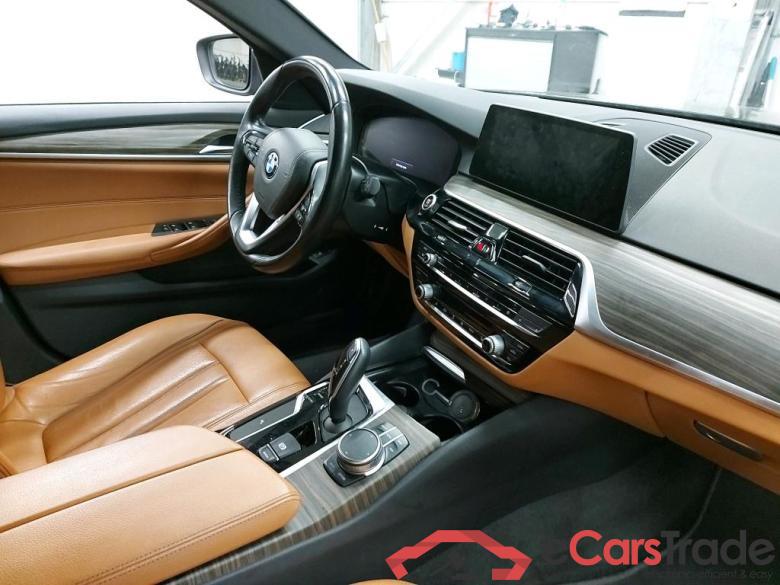 BMW - BMW 5 TOURING 520dA 190PK Pack Business With Dakota Heated Seats & Active Cruise Control & Trailer Towing Hook #3