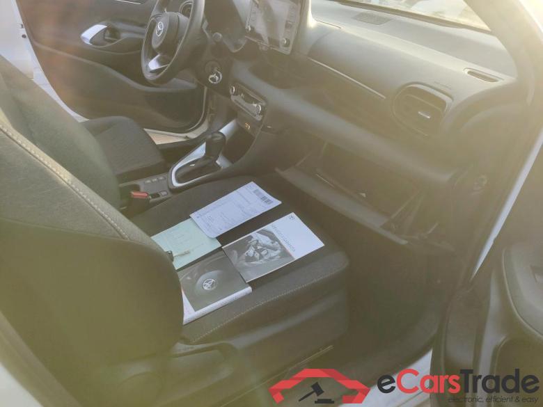 TOYOTA Yaris / 2020 / 5P / berlina con portón 1.5 120H Business Plus #6