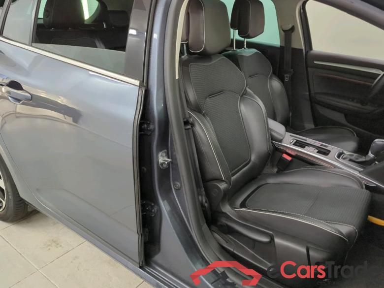 Renault Mégane Estate TCe 140 EDC Bose 5d #3