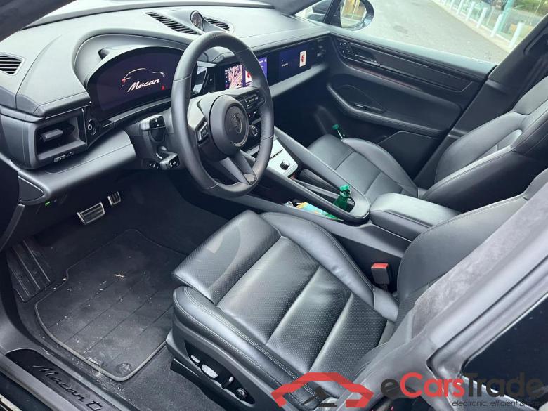 PORSCHE e-Macan Macan Turbo #4