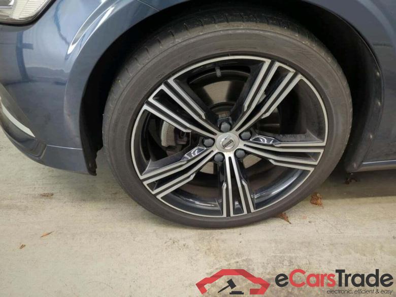 VOLVO V60 2.0 B3 R-Design #5