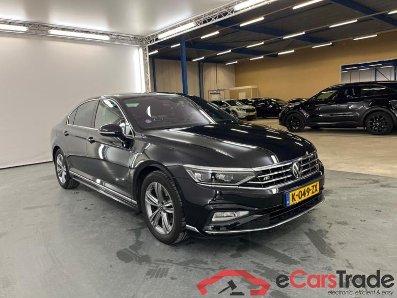 VOLKSWAGEN PASSAT 2.0 TSI R-Line Business + #2
