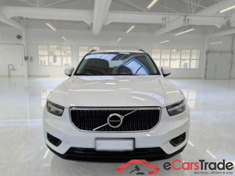 VOLVO XC40 / 2017 / 5P / SUV T2 MOMENTUM CORE #6