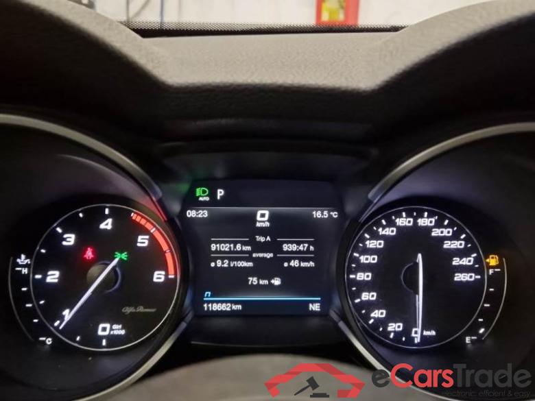 ALFA ROMEO STELVIO / 2017 / 5P / SUV 2.2 TURBO DIESEL 160CV BUSINESS AT8 RWD #4